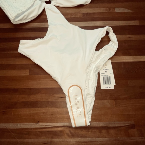 L*Space Marina Eyelet One Piece Swimsuit white XL - Picture 9 of 13